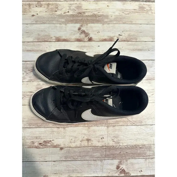 Nike Court Legacy Sneaker Women's Size 10 Black White Leather Swoosh - Picture 3 of 10